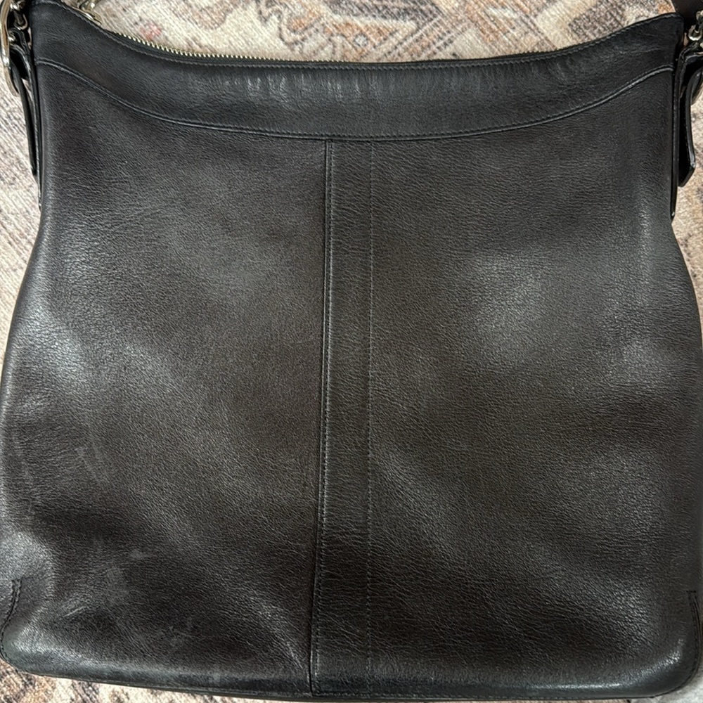 Elegant Coach Black Leather Shoulder Bag - Picture 7 of 12